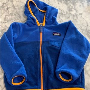 Patagonia toddler boys fleece. Discontinued color.